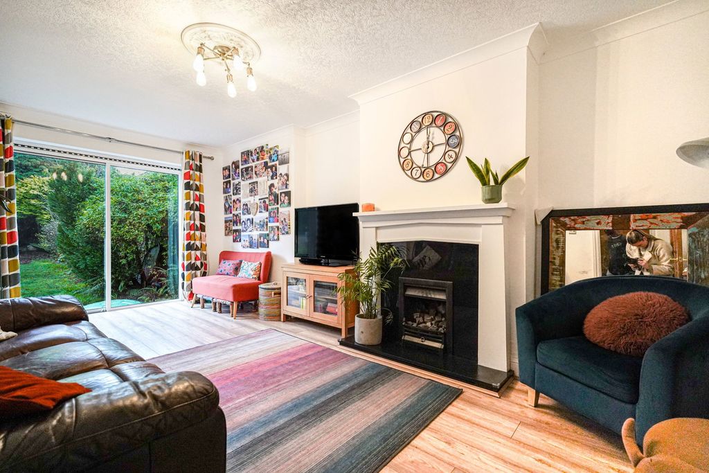Property photo 2 of 23