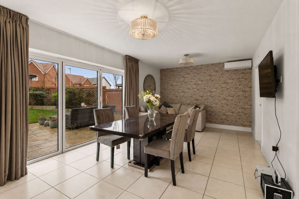 Additional image 6 of 5 bed detached house for saleValehouse Close, Hampton Water PE7