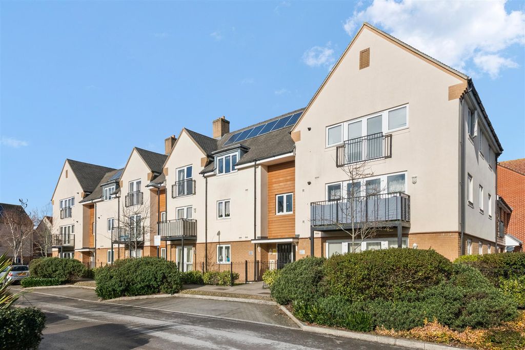 Property photo 1 of 12