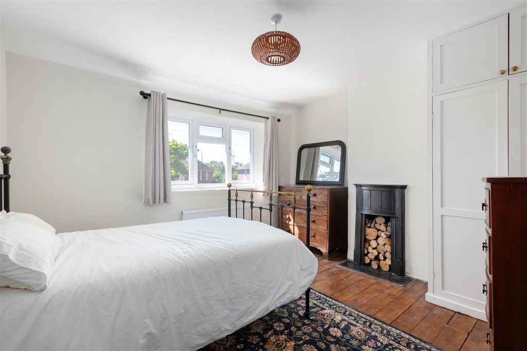 Property photo 2 of 8 Bryony Road 25 Ph8.Jpg