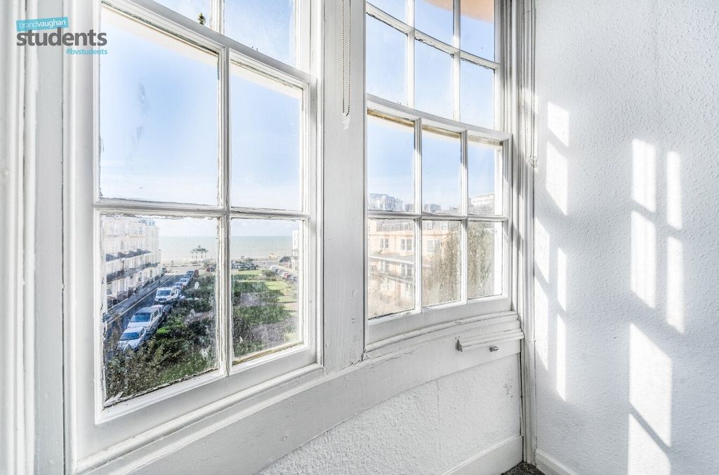 Property photo 3 of 11 Picture No. 28