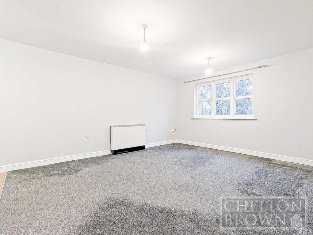 Property photo 3 of 18 Living Room