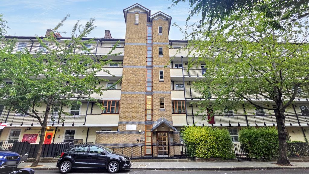 Property photo 1 of 15 Flat 34, Winterbourne House, Portland Road, London, W11 4Ls