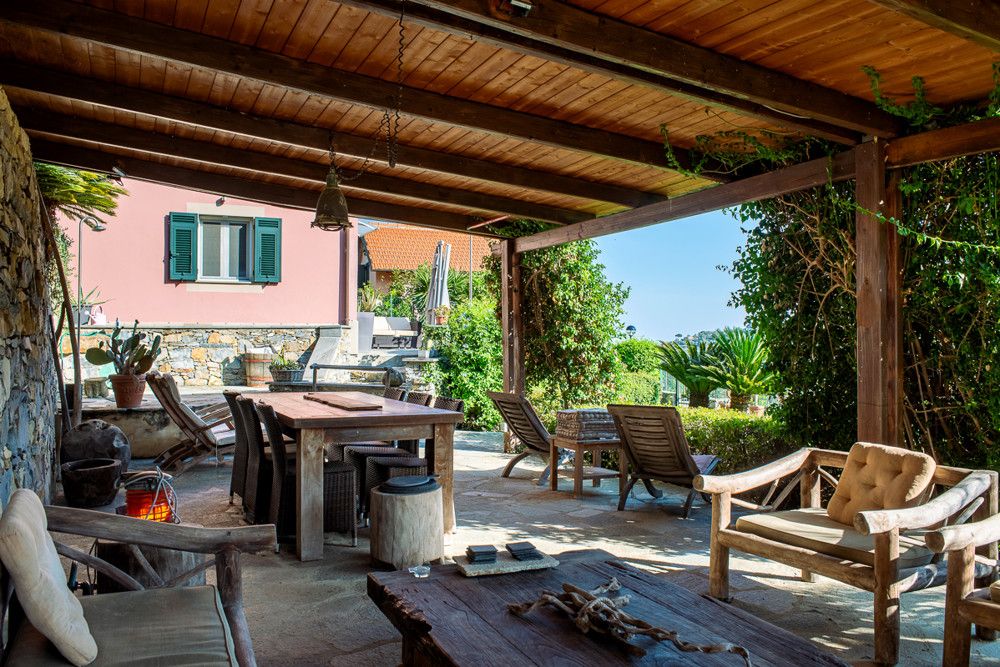 Property photo 2 of 40