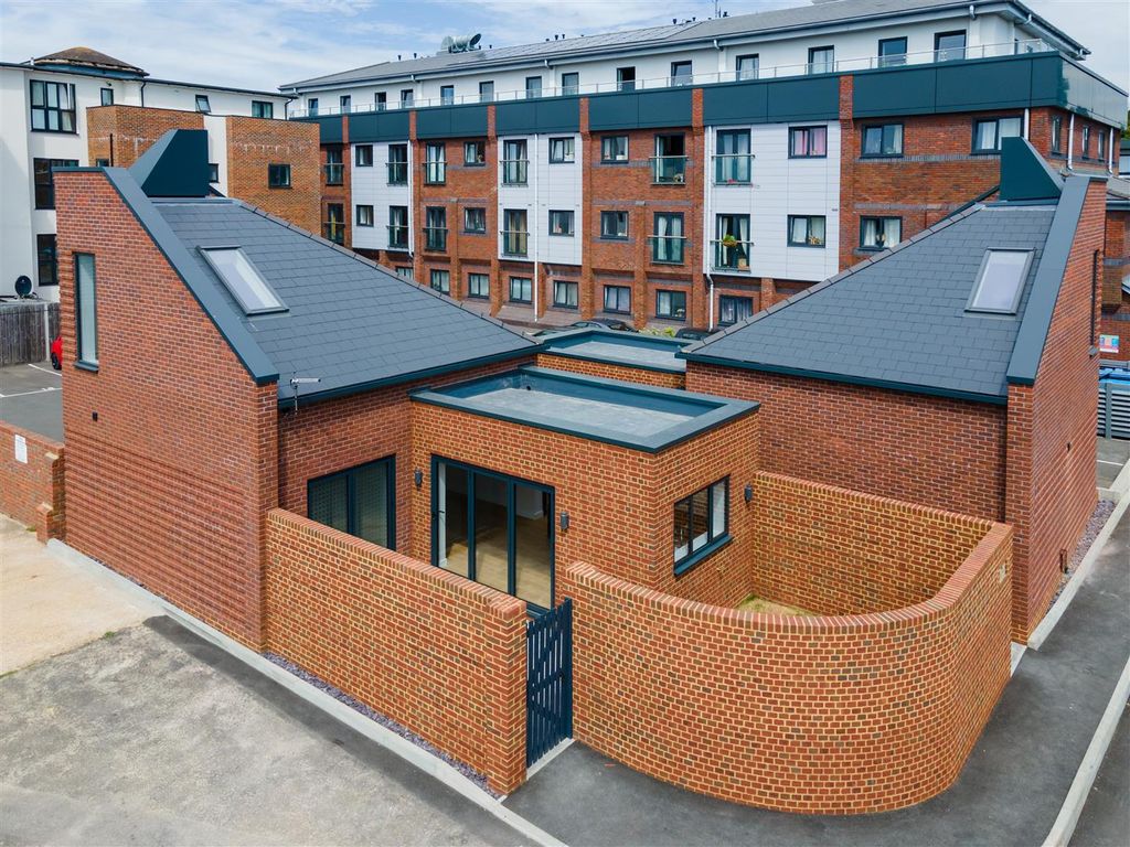 Property photo 1 of 16 Main Photo.Jpg