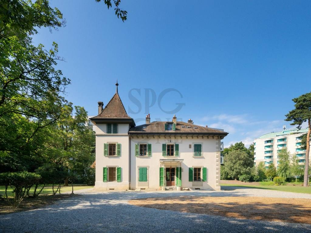 Property photo 3 of 12