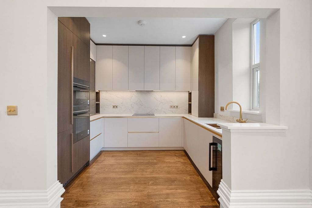 Property photo 2 of 36