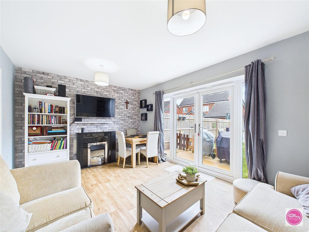 Property photo 1 of 26 Skylark Drive, Branston (9).Jpg