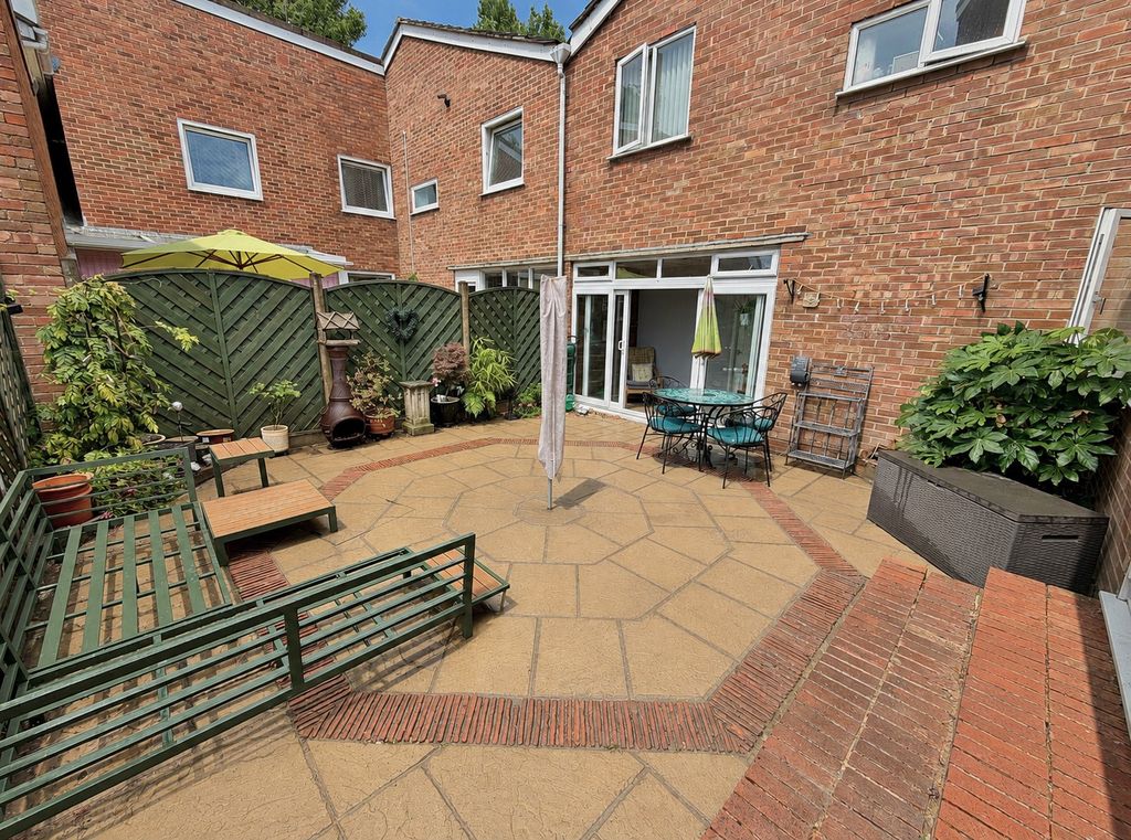 Property photo 2 of 28