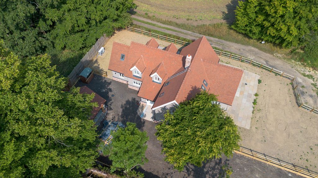 Property photo 3 of 23 Monkswoodl