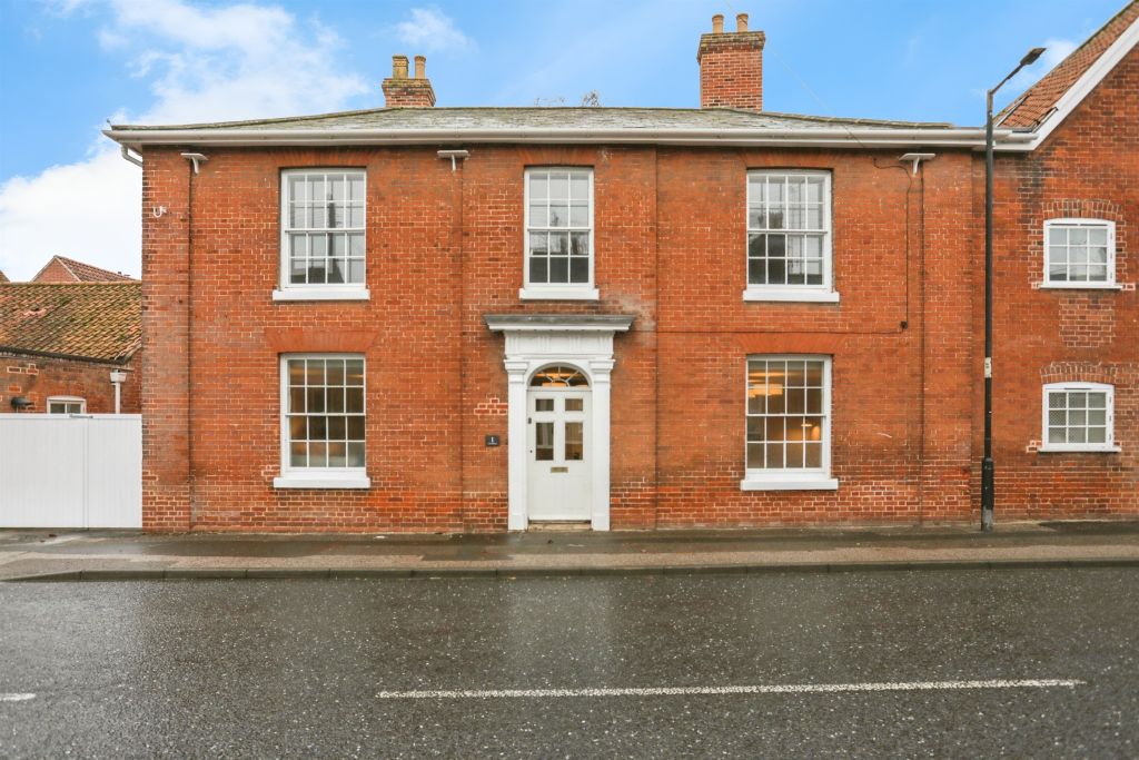 Property photo 2 of 20