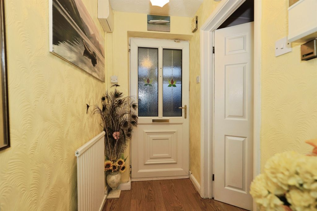 Property photo 3 of 20