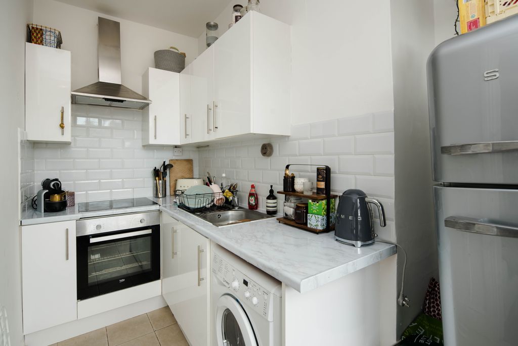 Property photo 3 of 9