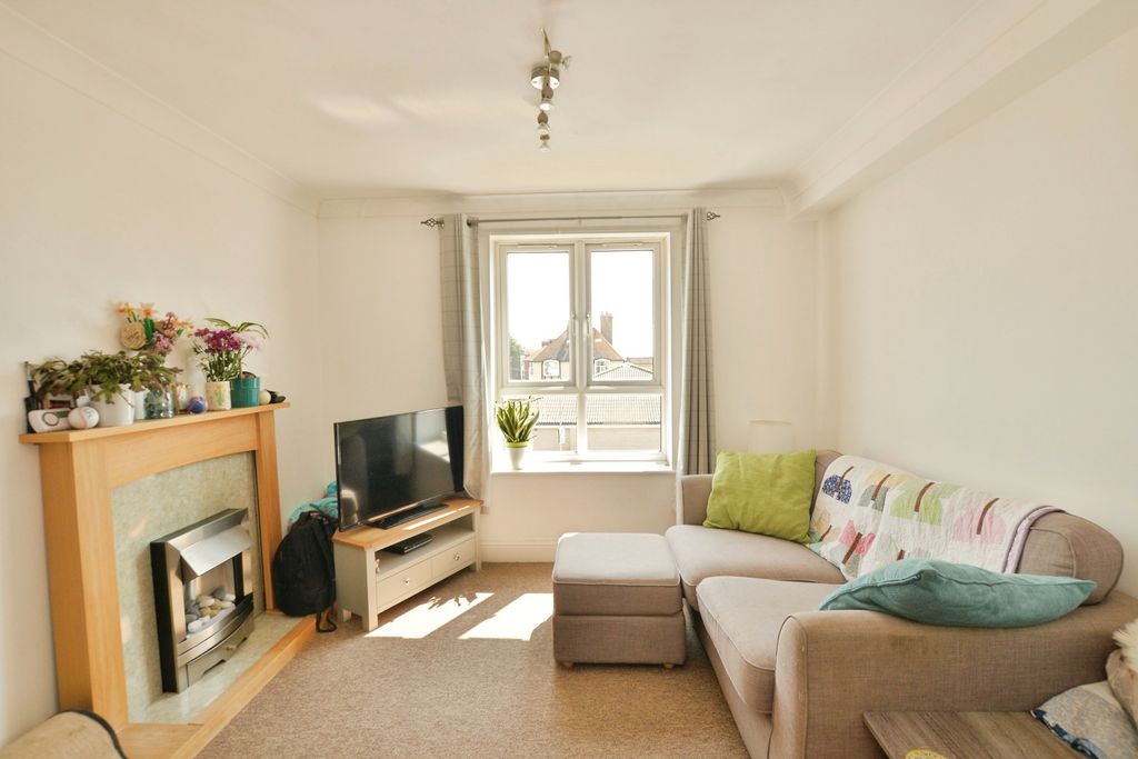 Property photo 3 of 10 Pbox-Img.Jpg