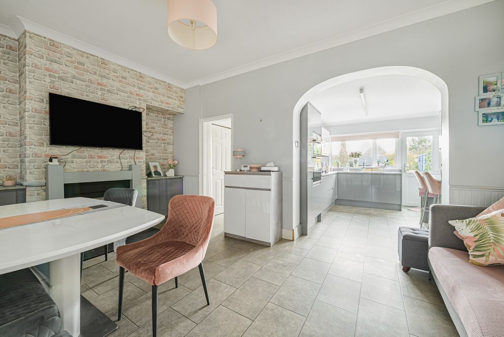 Property photo 2 of 42 Lounge - Diner