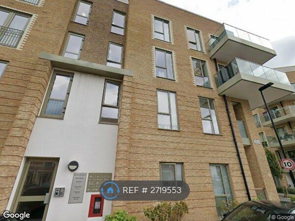 Property photo 1 of 17 Building Entrance