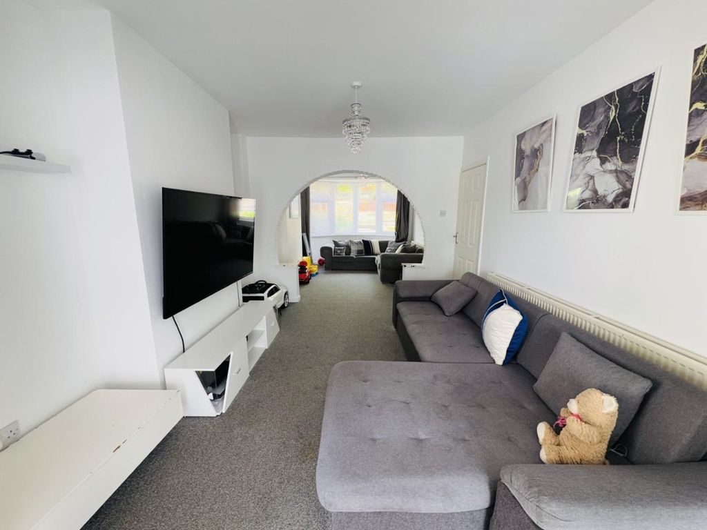 Property photo 3 of 15 Open Plan Living.Jpg