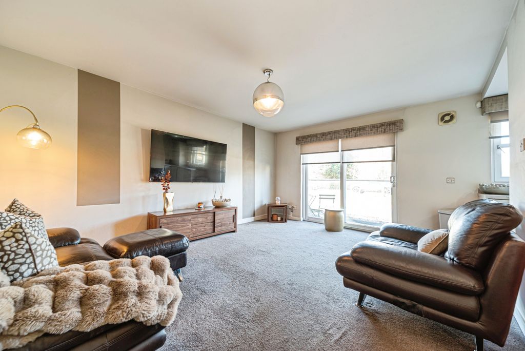 Property photo 3 of 15 Living Room