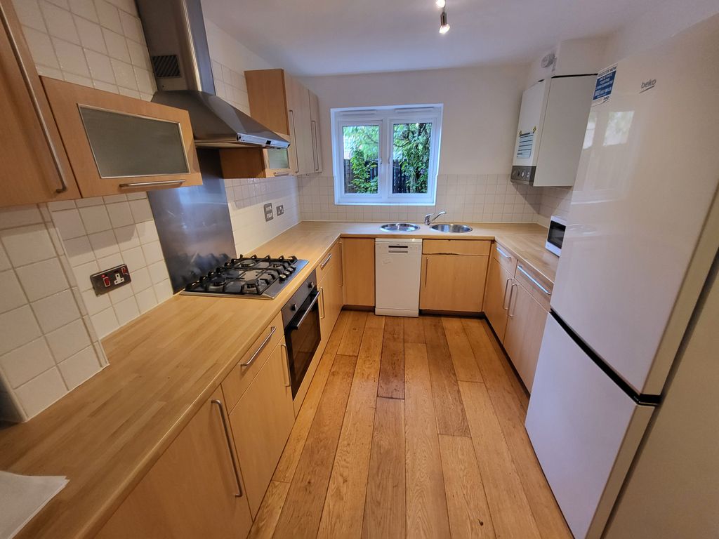 Property photo 3 of 21 Gallery