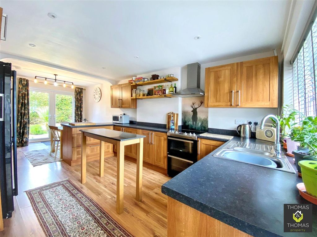 Property photo 3 of 18