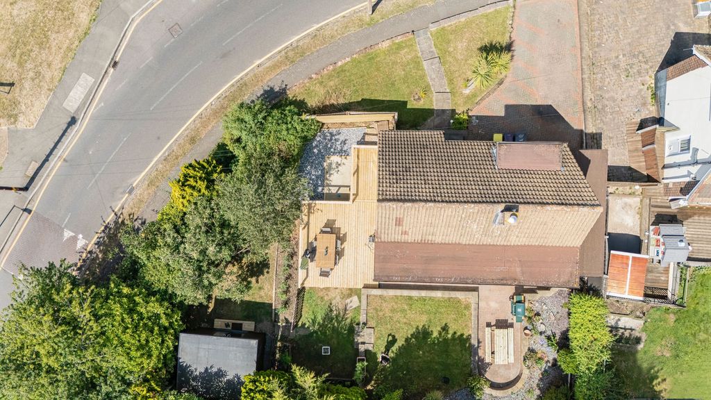 Property photo 2 of 34
