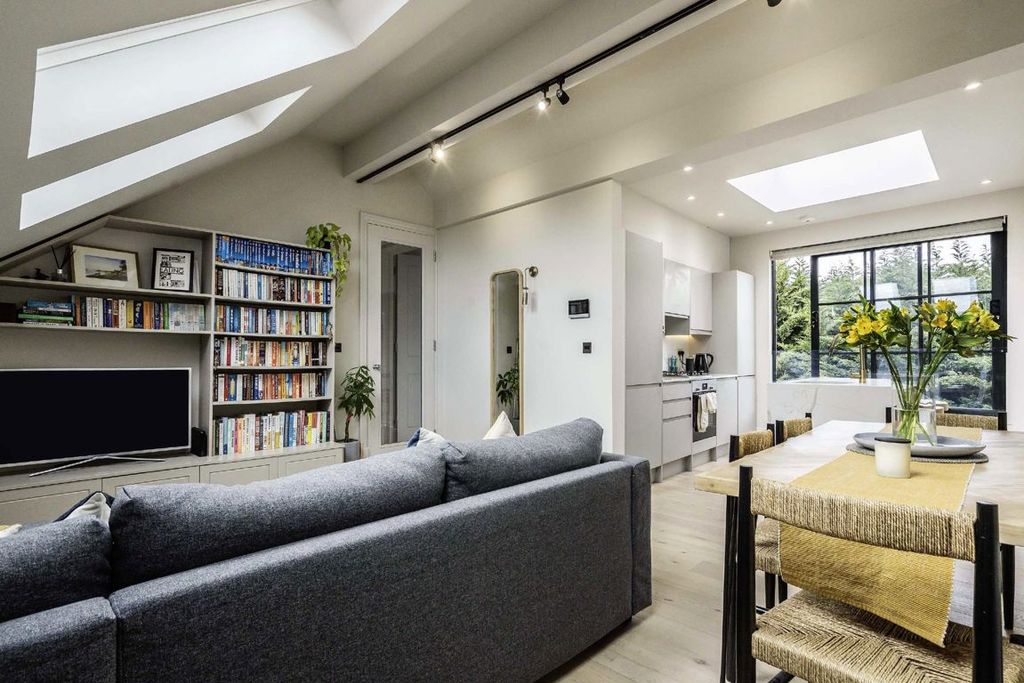 Property photo 2 of 7