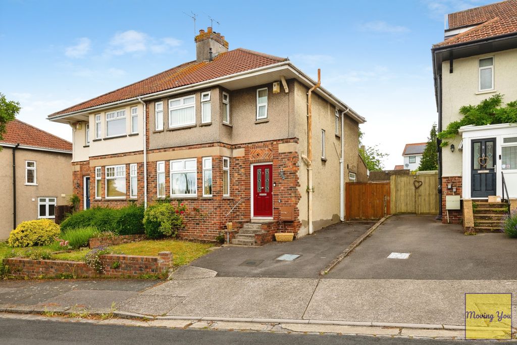 Property photo 1 of 30 Oakenhill Road