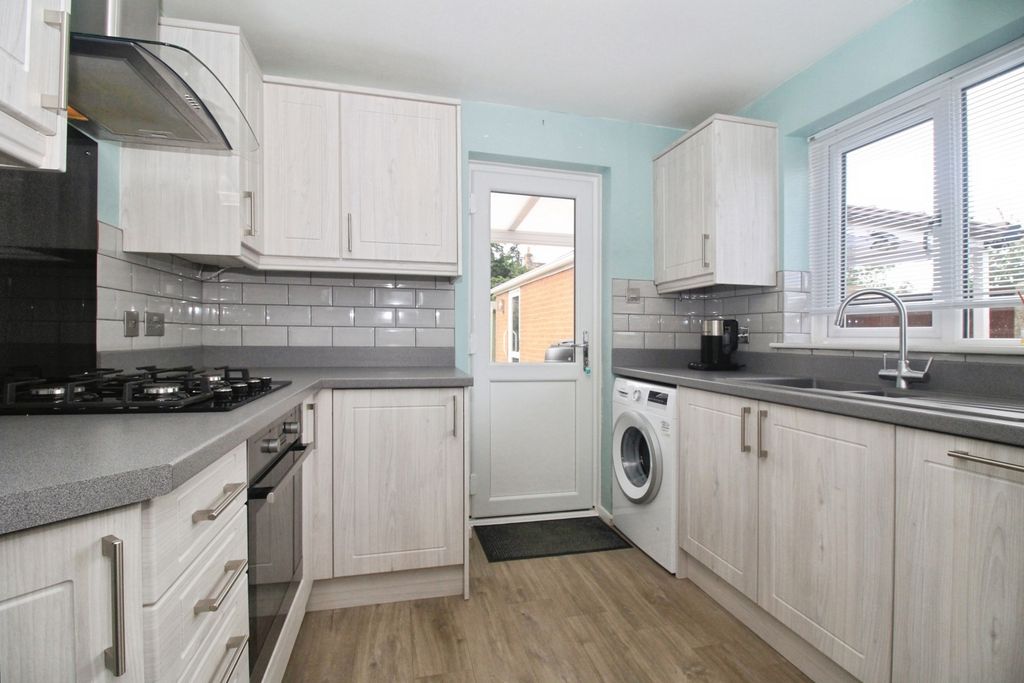 Property photo 2 of 11 Breakfast Kitchen