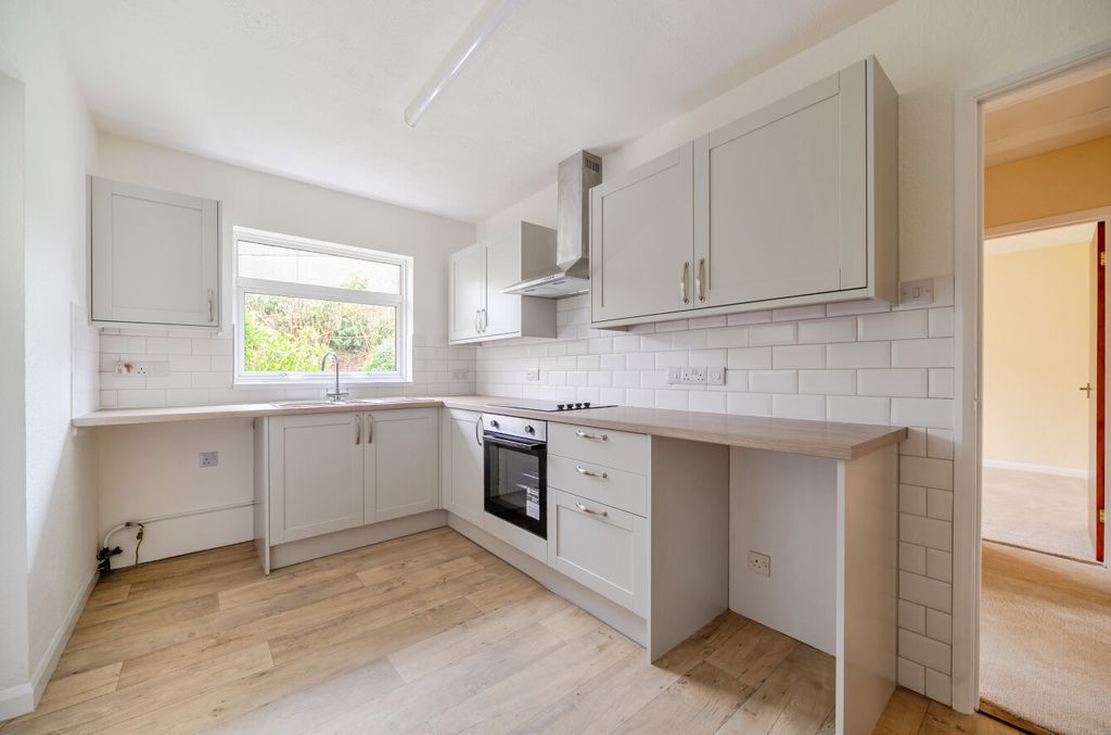 Property photo 3 of 10 1432194-15-69d8Fb...