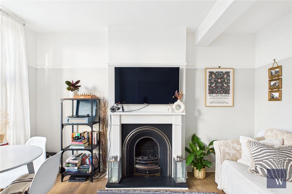 Property photo 3 of 19 Picture No. 04