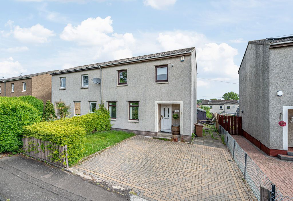 Property photo 1 of 18 External