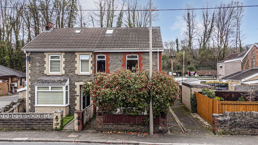 Property photo 2 of 35