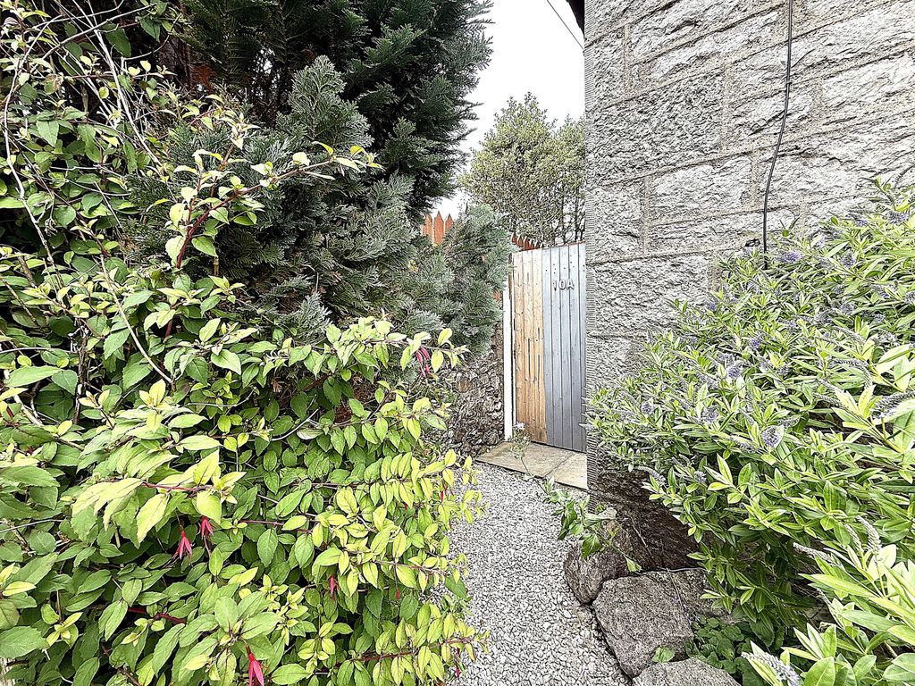 Property photo 3 of 28