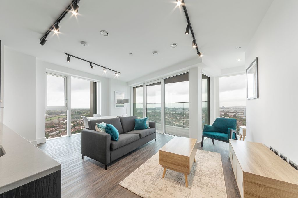 Property photo 1 of 20