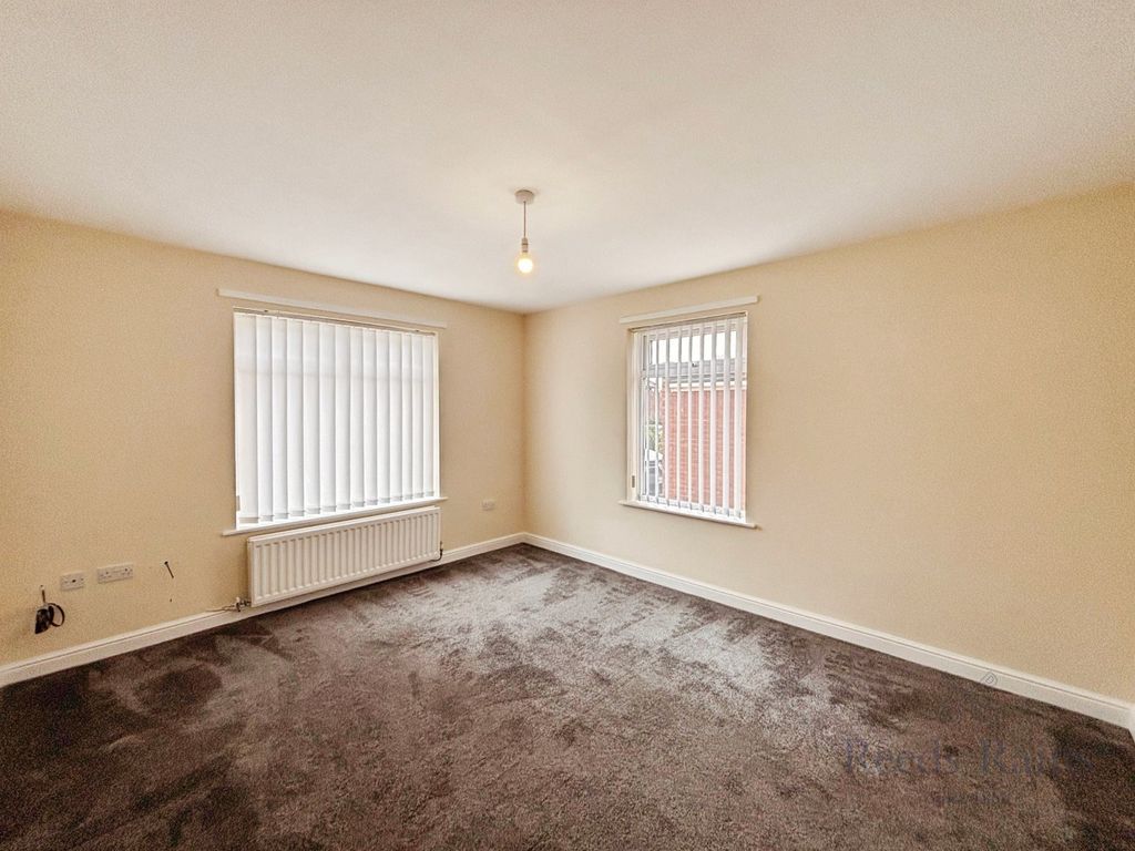 Property photo 2 of 18 Picture No. 17