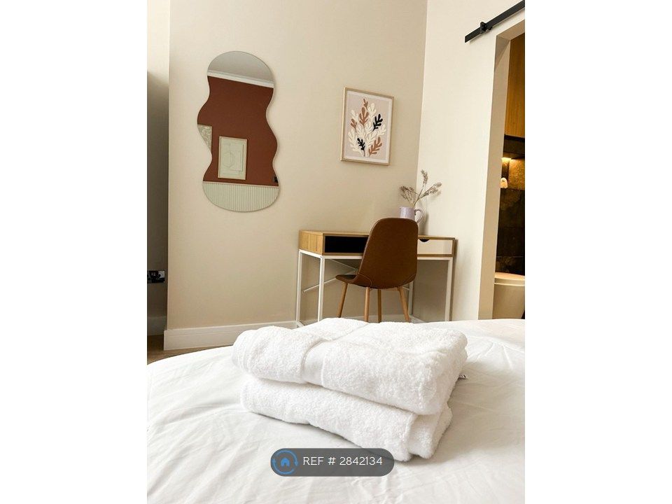 Property photo 2 of 35