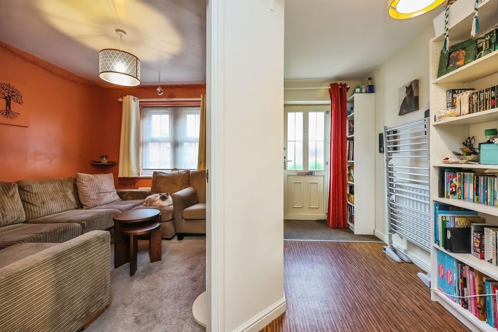 Property photo 2 of 17