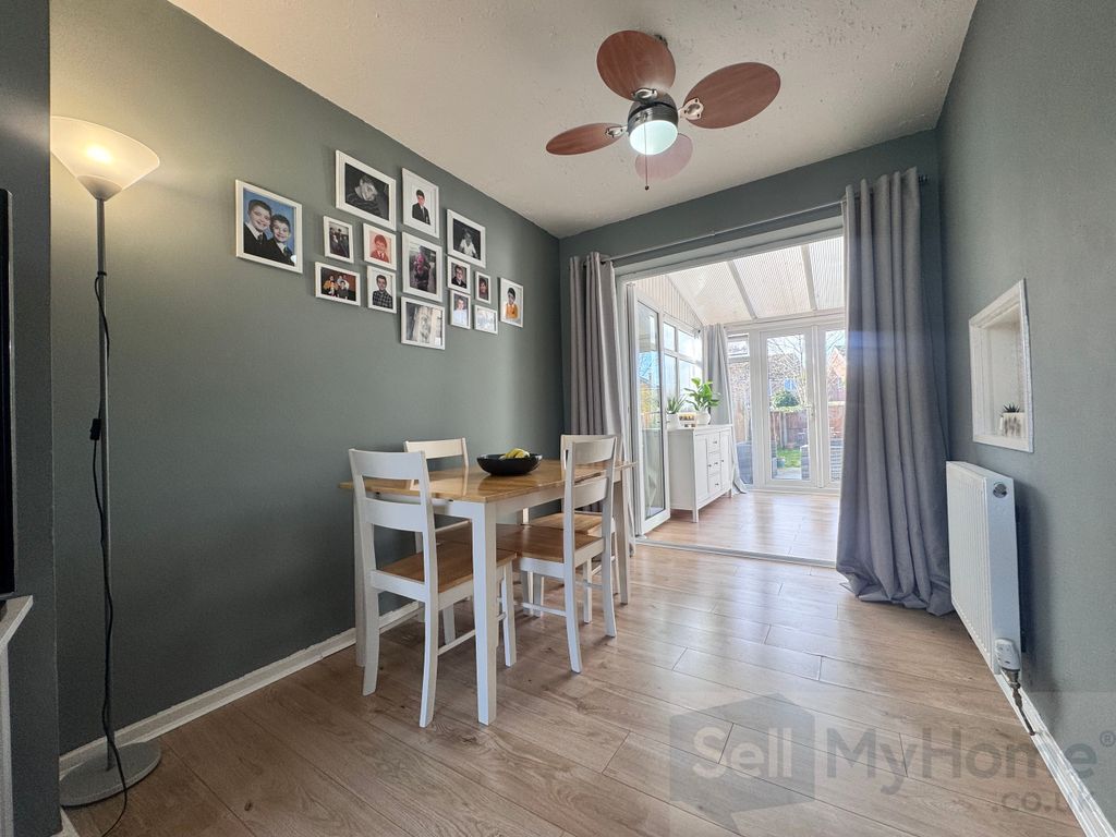 Property photo 3 of 20 Dining Room