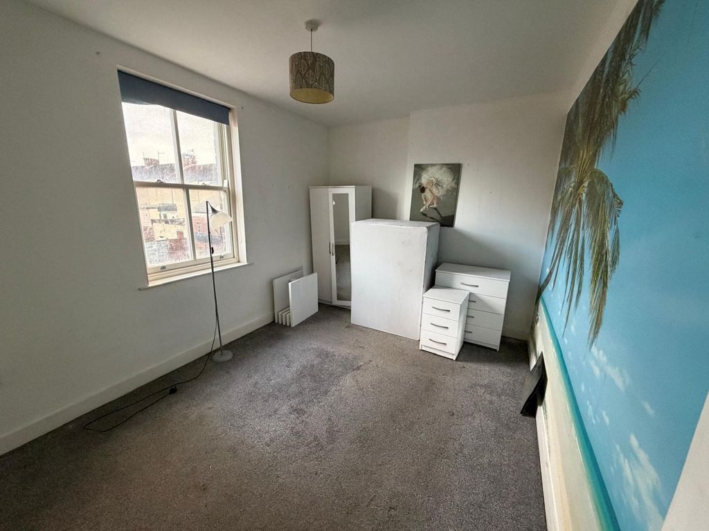 Property photo 3 of 7 Photo 4