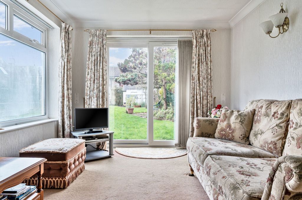 Property photo 3 of 16 Sitting Room/Family