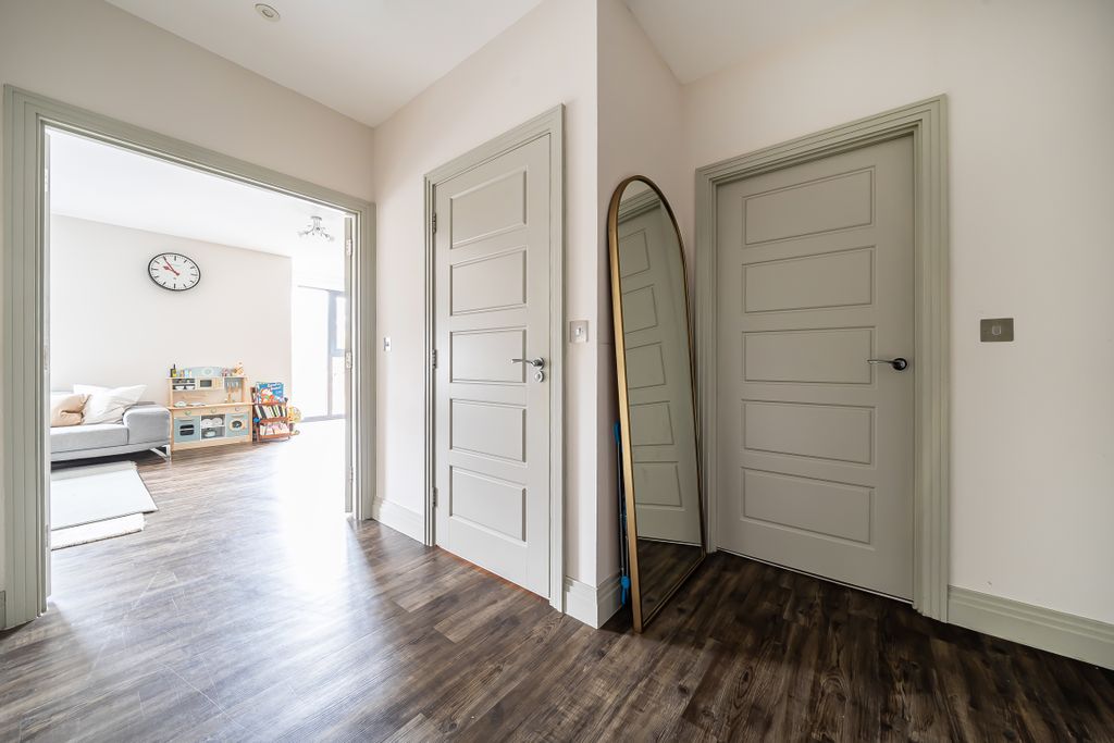 Additional image 9 of 2 bed flat for saleDenzil Road, Guildford GU2