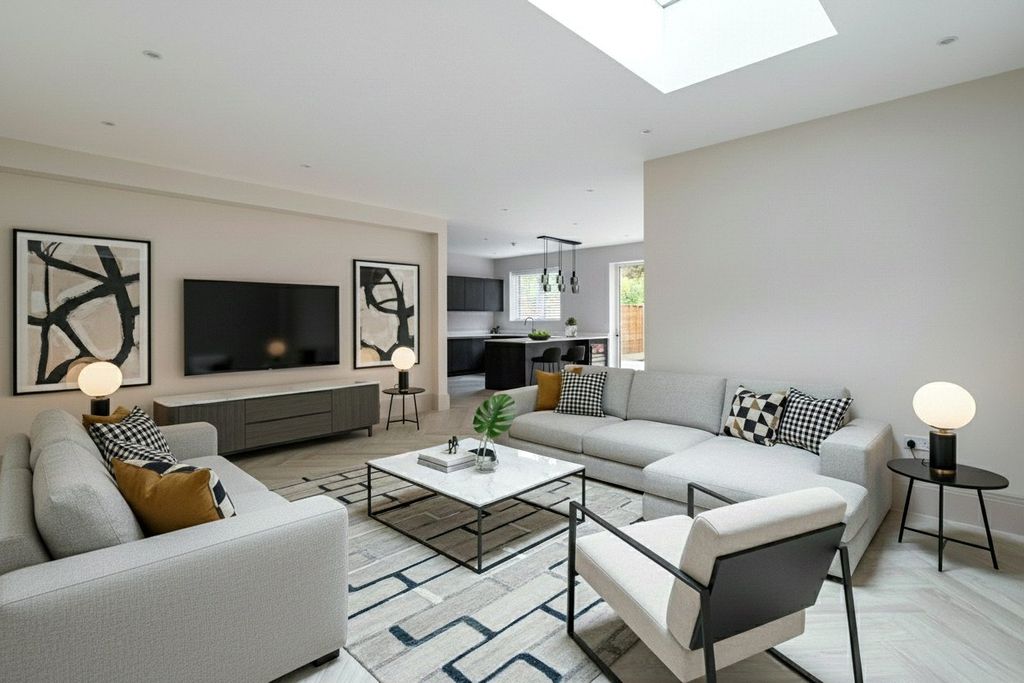 Property photo 1 of 32 House. Partnership