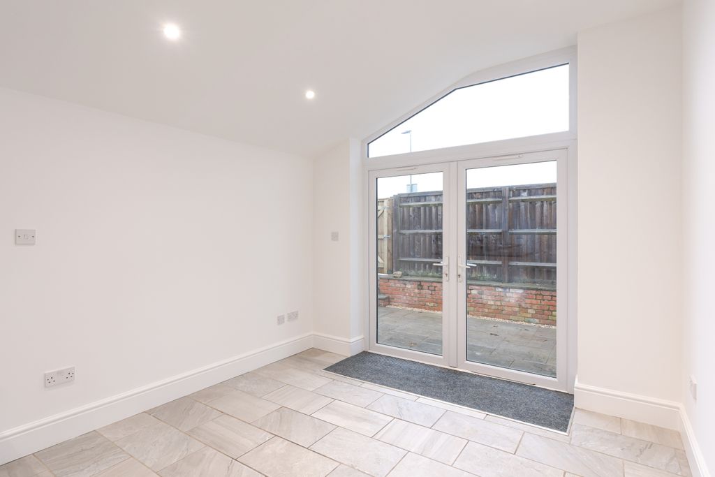 Property photo 2 of 16 Dining Area