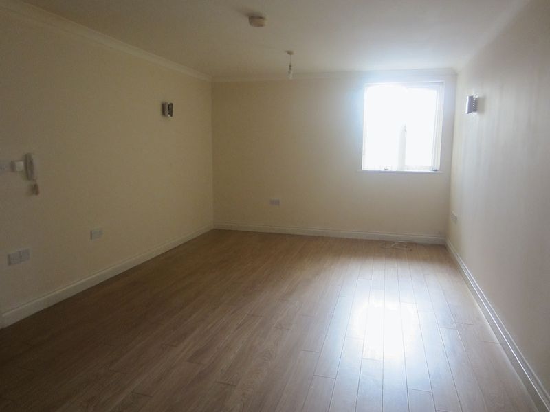 Property photo 2 of 6 Photo 3