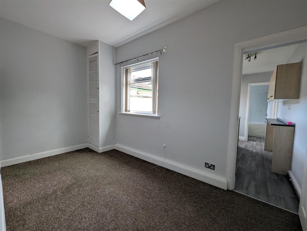 Property photo 3 of 9 Dining Room