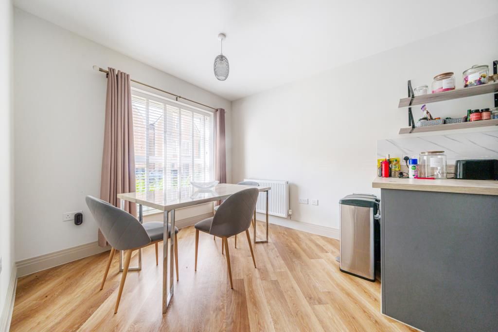 Property photo 3 of 11 Dining Area