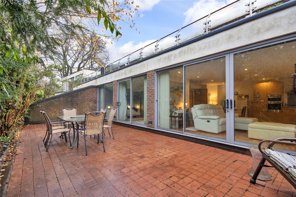 Property photo 1 of 11 Terrace