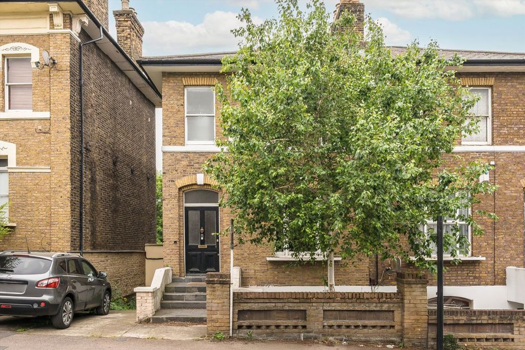 Property photo 1 of 8