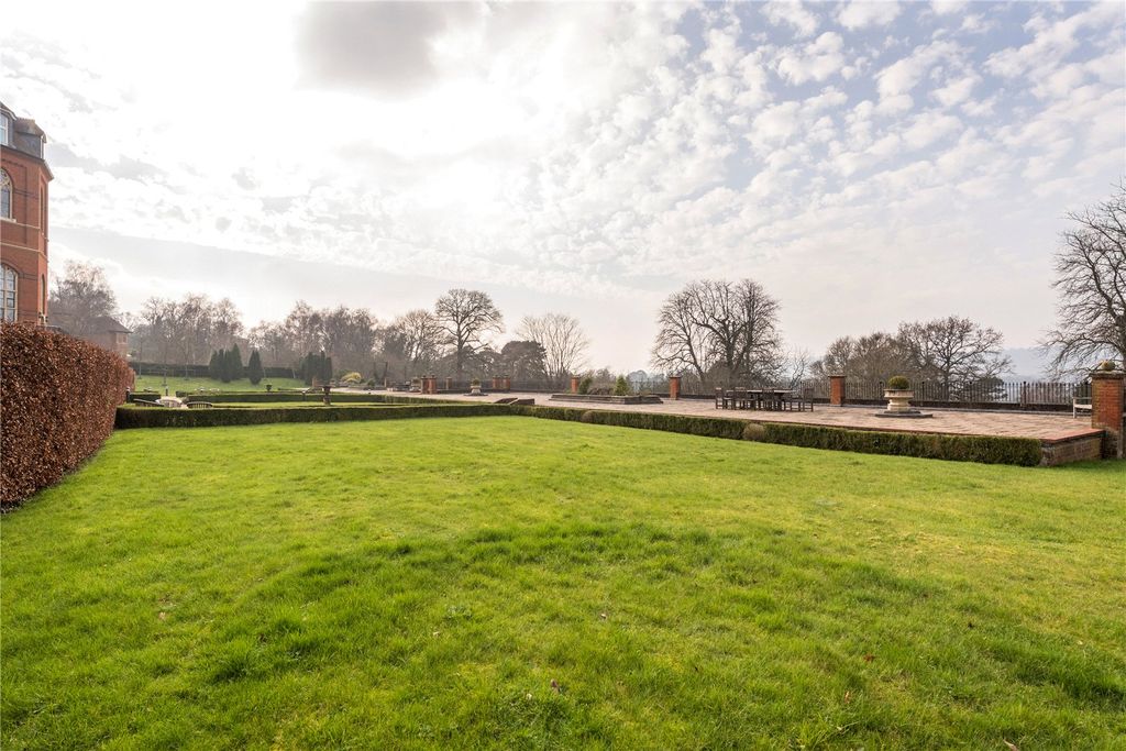 Additional image 14 of 3 bed flat for saleWolfs Row, Oxted, Surrey RH8