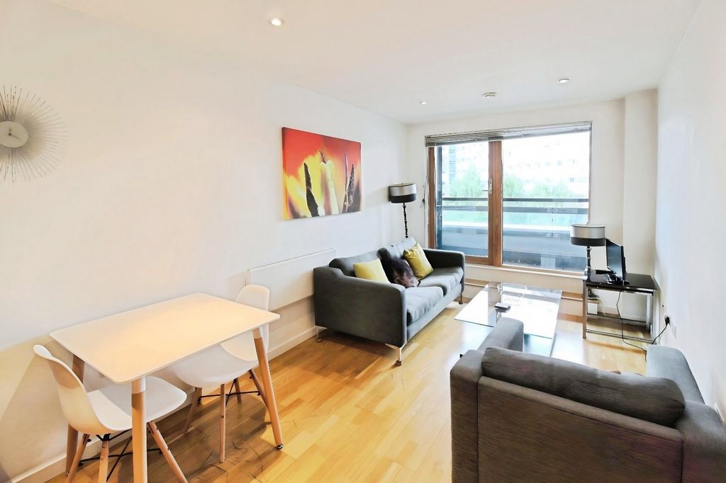 Property photo 2 of 9 Picture No. 32